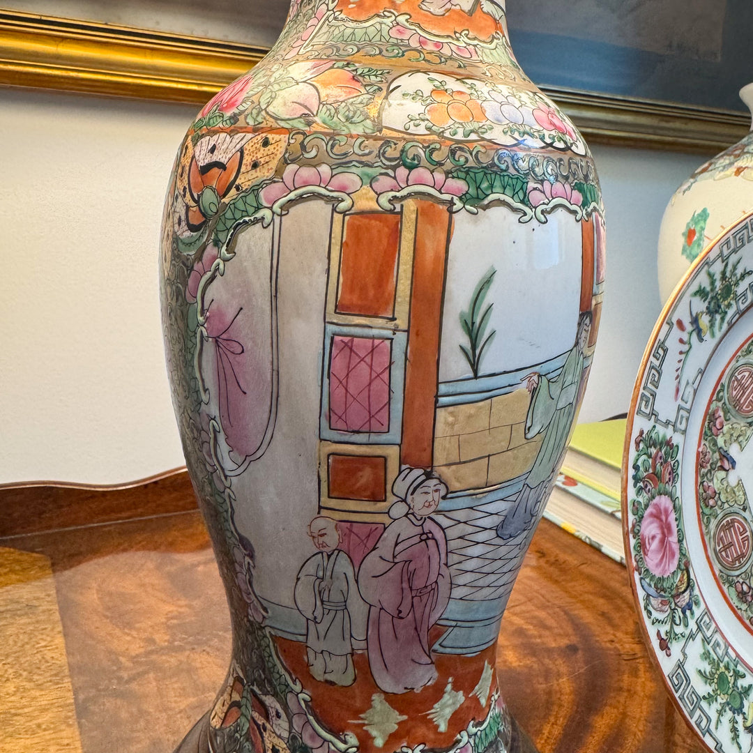 Vintage Rose Medallion Lamp