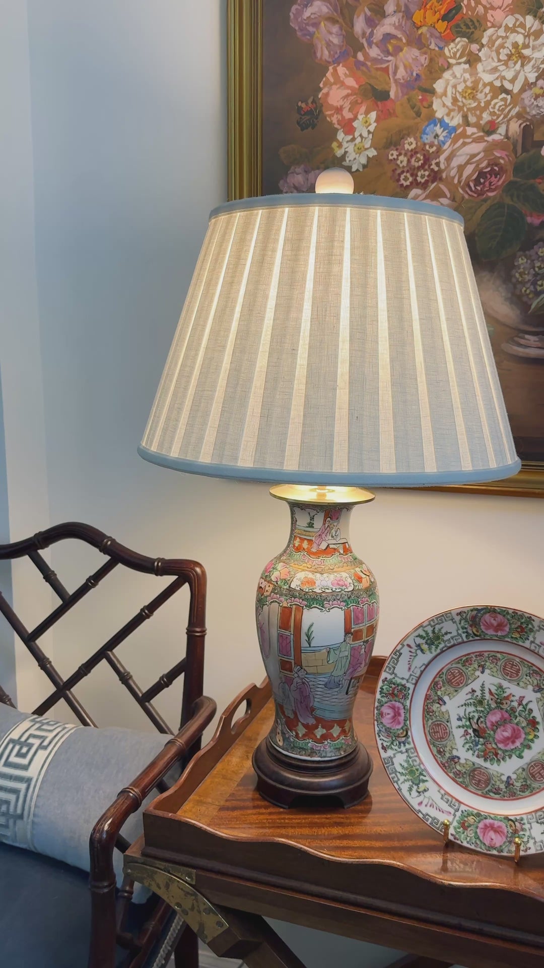 Vintage Rose Medallion Lamp